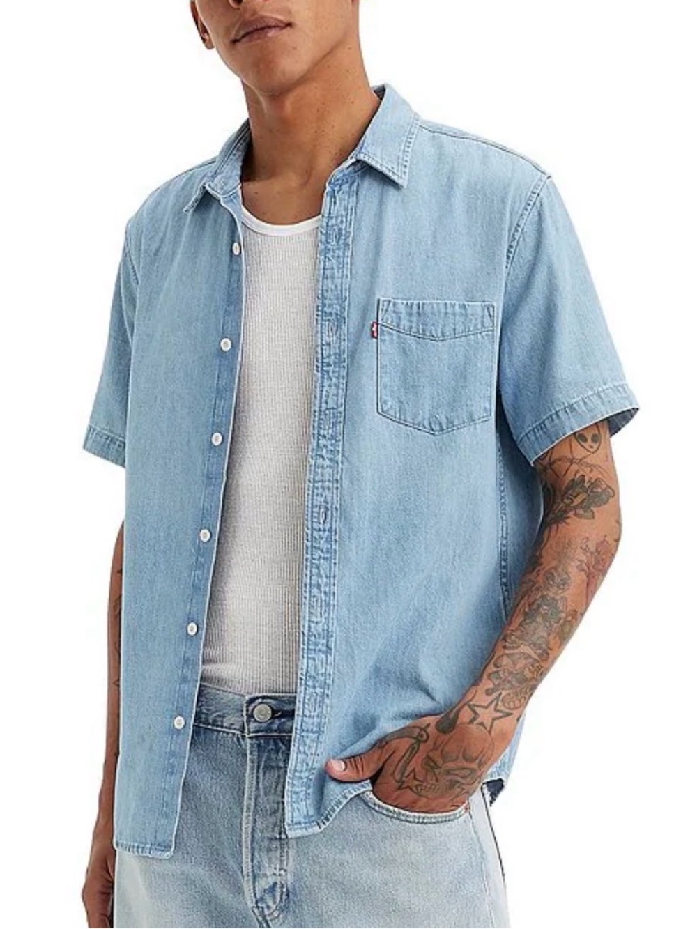 LEVI’s 100% cotton button up chambray shirt